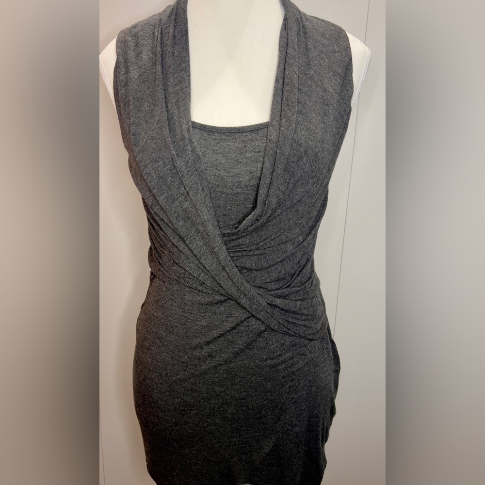 WHITE HOUSE BLACK MARKET gray sleeveless cross over top. Size XS but is oversize